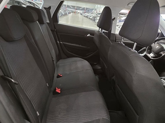 Peugeot 308 5 of 5