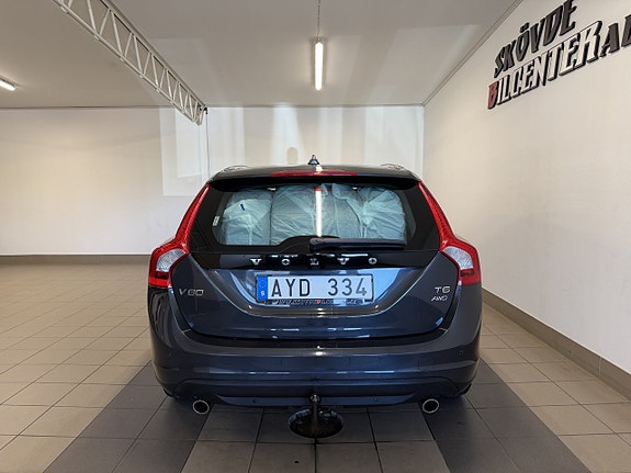 Volvo V60 4 of 11