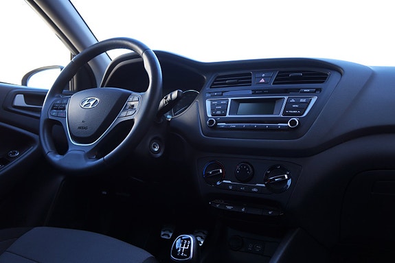 Hyundai i20 12 of 18