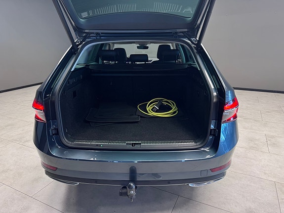 Skoda Superb 17 of 24