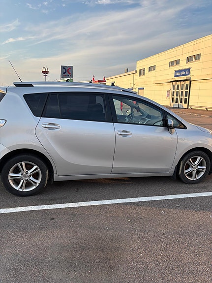 Toyota Verso 9 of 9
