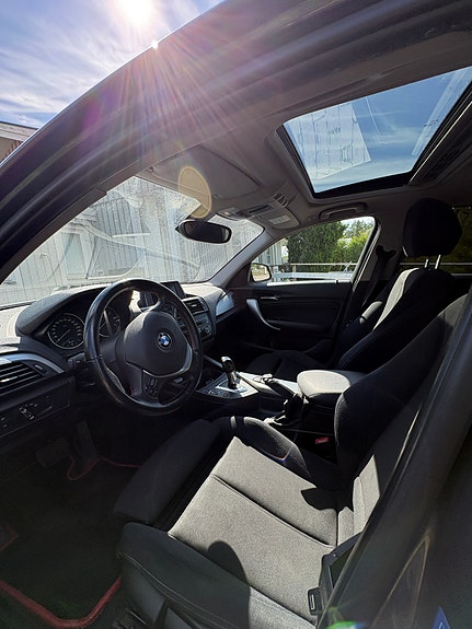 BMW 120d 2 of 5