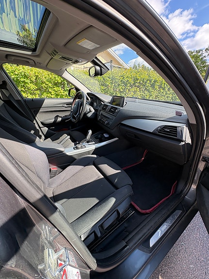 BMW 120d 4 of 5
