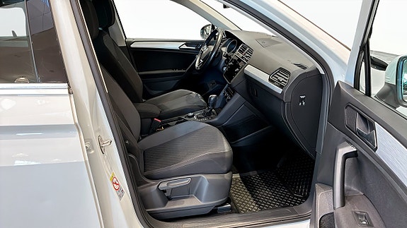 Volkswagen Tiguan 3 of 22