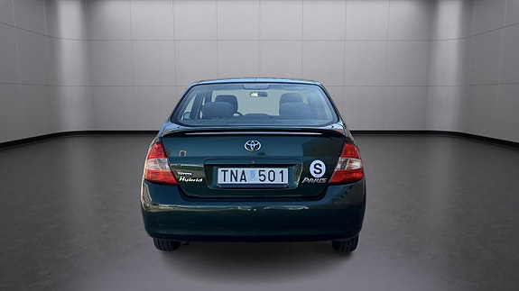Toyota Prius 4 of 5