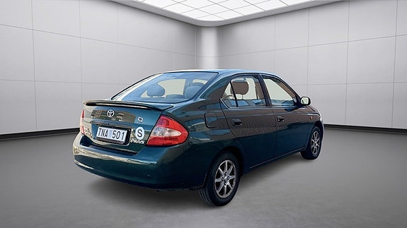 Toyota Prius 5 of 5