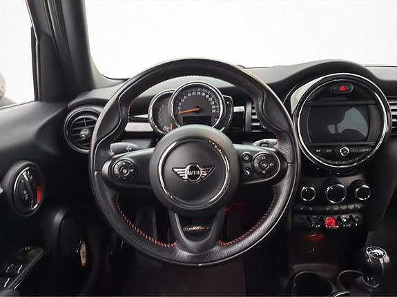 MINI Cooper 11 of 28