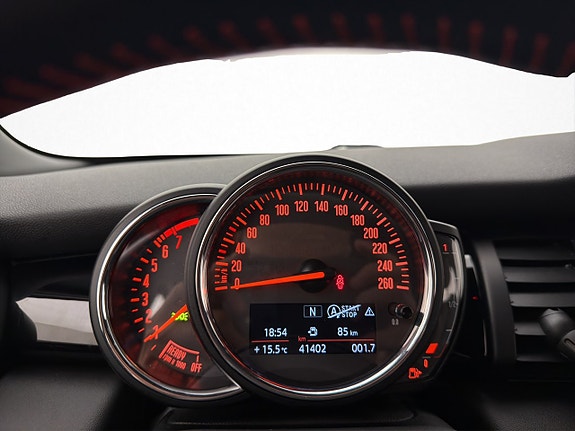 MINI Cooper 13 of 28