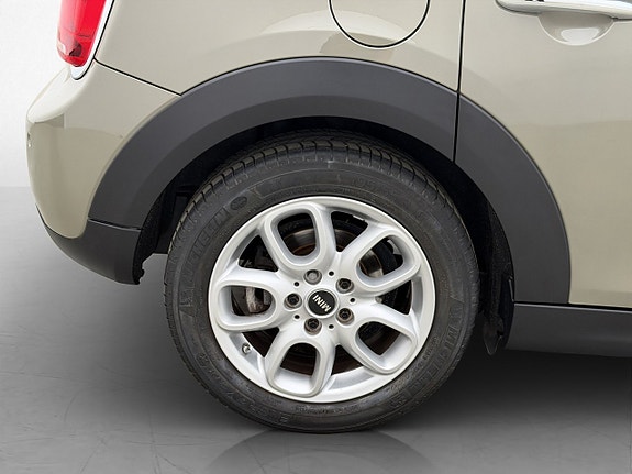 MINI Cooper 27 of 28