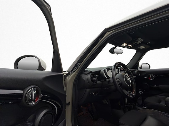 MINI Cooper 9 of 28