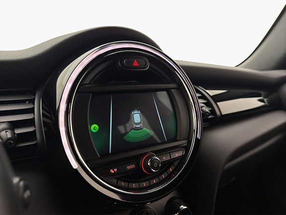 MINI Cooper 16 of 28