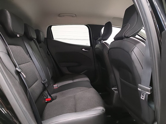 Renault Clio 19 of 19
