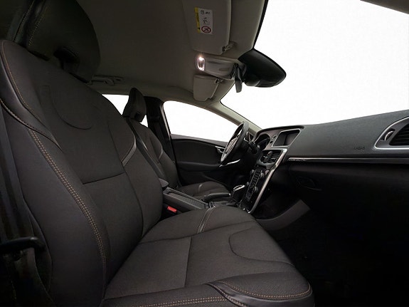 Volvo V40 Cross Country 24 of 30
