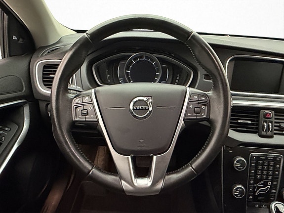 Volvo V40 Cross Country 13 of 30