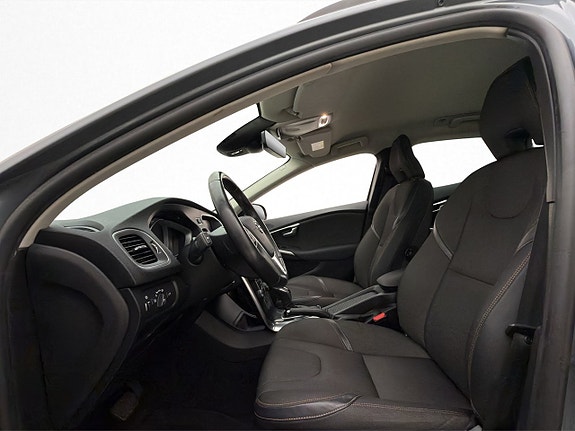 Volvo V40 Cross Country 11 of 30