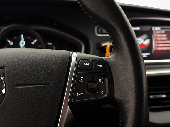 Volvo V40 Cross Country 16 of 30