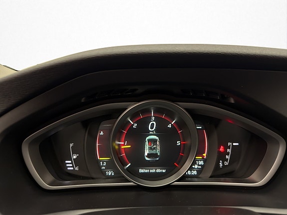 Volvo V40 Cross Country 15 of 30