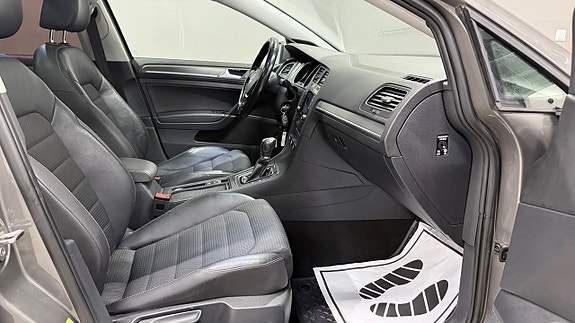 Volkswagen Golf VII 13 of 22