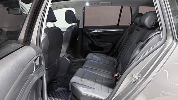 Volkswagen Golf VII 16 of 22