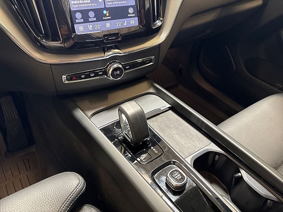 Volvo XC60 7 of 15