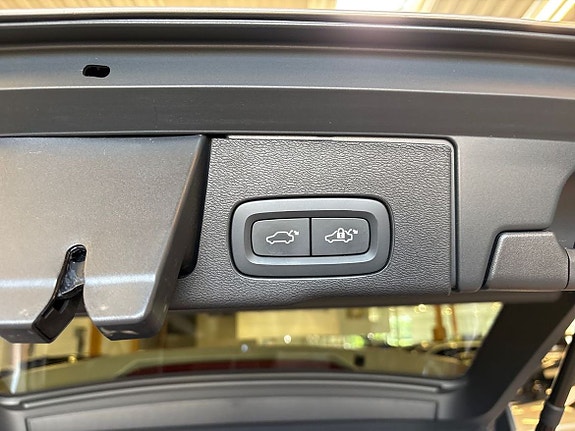 Volvo XC60 9 of 15