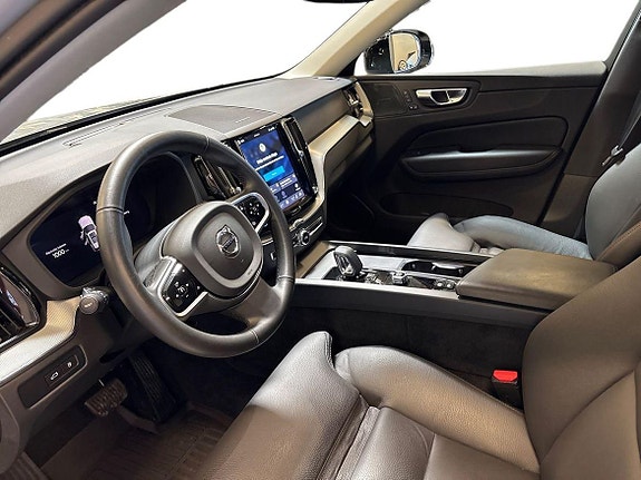 Volvo XC60 5 of 15