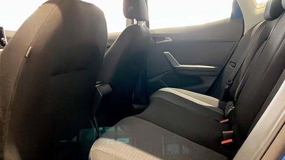 Seat Arona 11 of 12