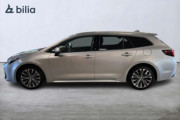 Toyota Corolla 3 of 5