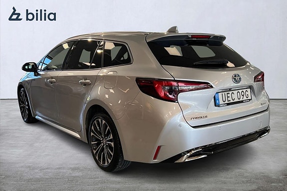 Toyota Corolla 2 of 5