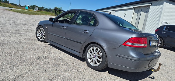 Saab 9-3 4 of 5