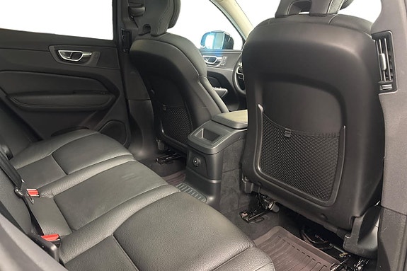 Volvo XC60 11 of 25