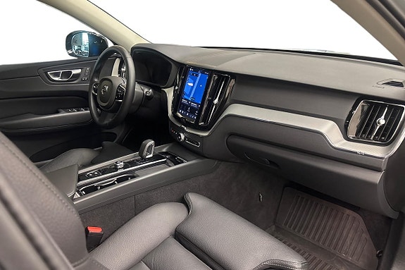 Volvo XC60 10 of 25
