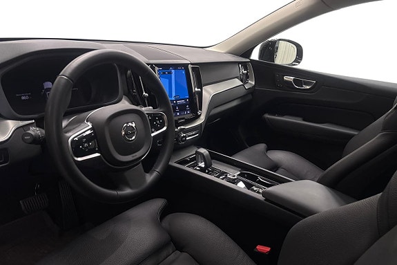Volvo XC60 8 of 25