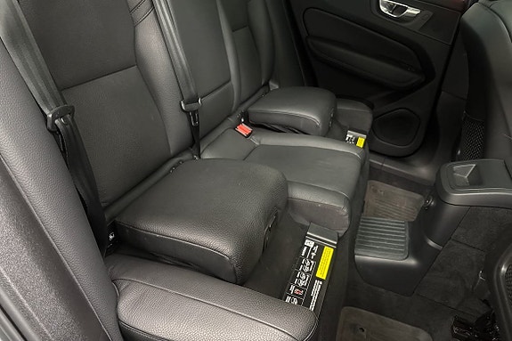 Volvo XC60 25 of 25
