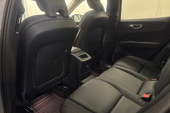 Volvo XC60 12 of 25