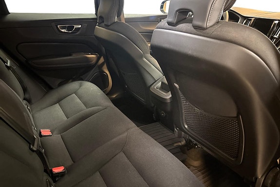 Volvo XC60 11 of 15