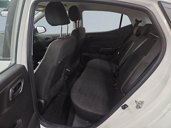 Hyundai i10 19 of 22