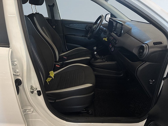 Hyundai i10 16 of 22