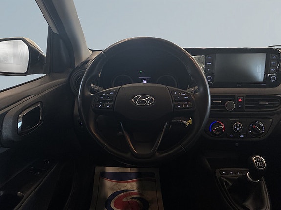 Hyundai i10 15 of 22