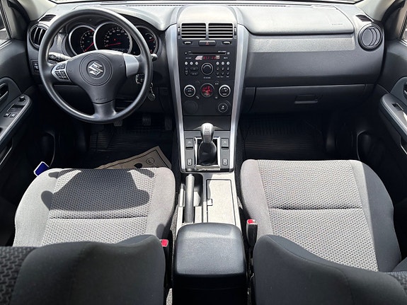 Suzuki Grand Vitara 8 of 14