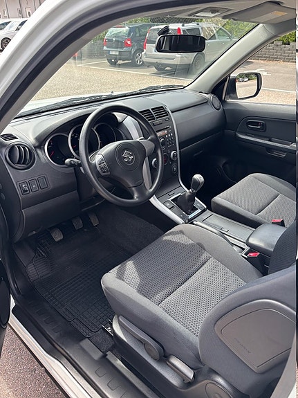 Suzuki Grand Vitara 9 of 14
