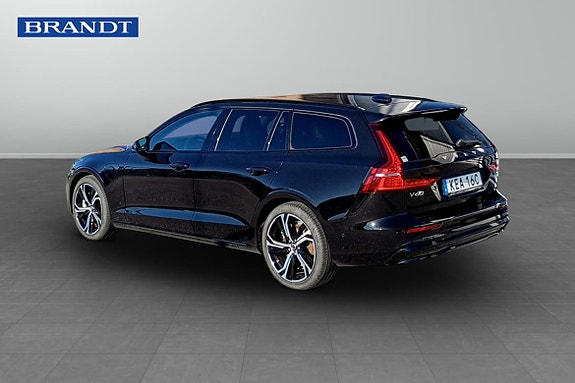 Volvo V60 2 of 9