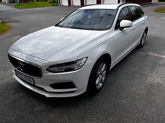 Volvo V90 2 of 3