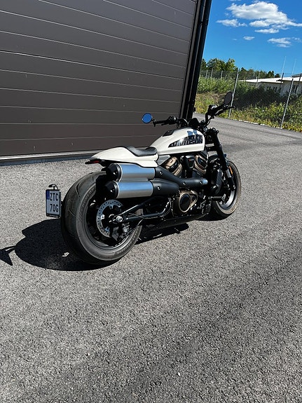 Harley-Davidson Sportster S 3 of 5