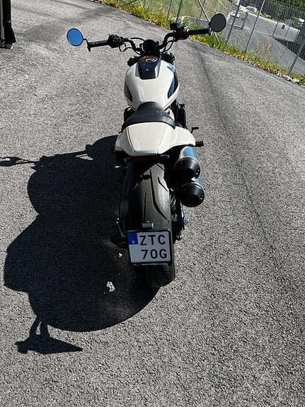 Harley-Davidson Sportster S 4 of 5