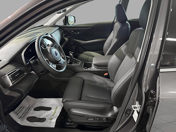 Subaru Outback 8 of 15