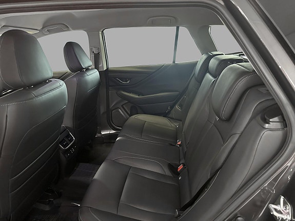Subaru Outback 9 of 15