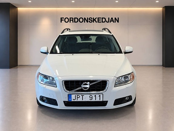Volvo V70 3 of 18