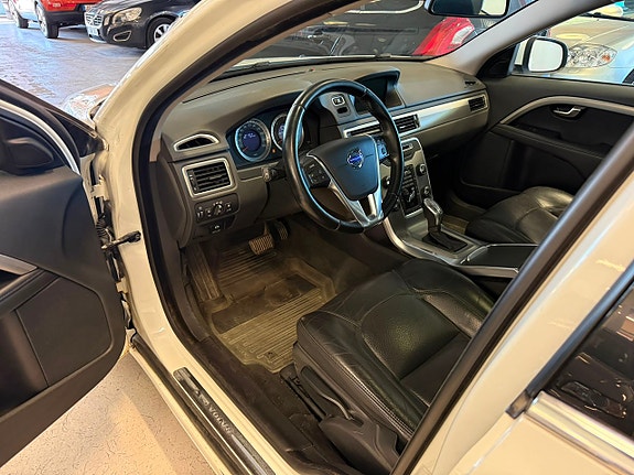 Volvo V70 9 of 18