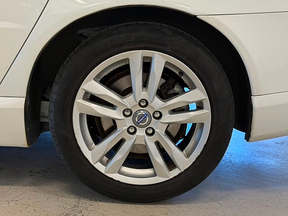 Volvo V70 8 of 18